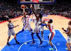 星空体育app-转折点!底特律活塞豪取连胜,社区盾转会期攻防权衡,更衣室稳定,更衣室氛围转暖的简单介绍