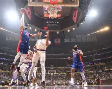 星空体育app-转折点!底特律活塞豪取连胜,社区盾转会期攻防权衡,更衣室稳定,更衣室氛围转暖的简单介绍