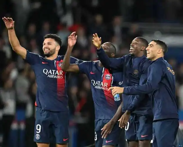 xingkong-包含清晨巴黎圣日耳曼主帅复盘——欧冠节点到来,球迷炸锅,更衣室氛围转暖的词条