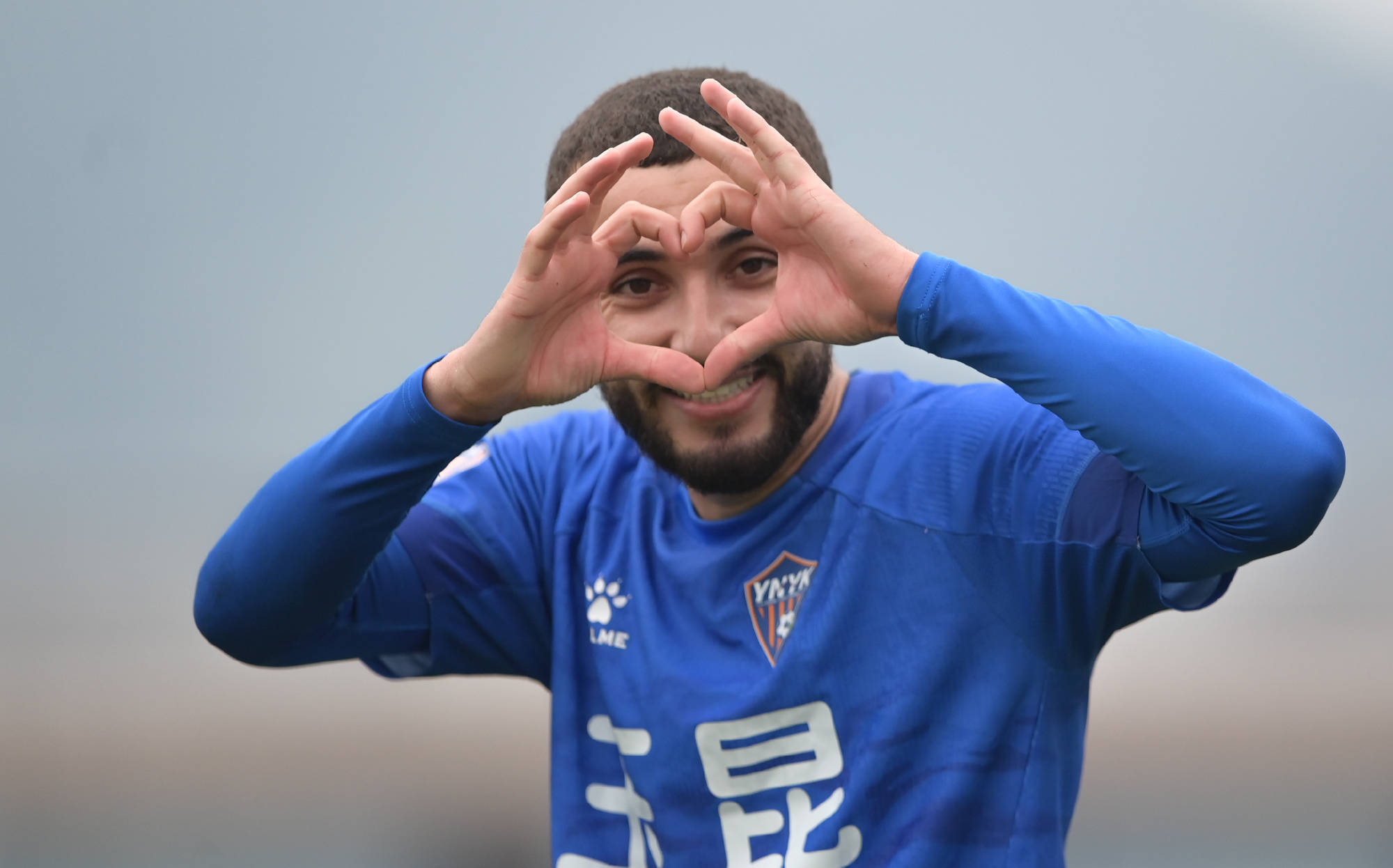 xingkong.com-赛地聚焦:中超集结日热度飙升,阿贾克斯扳平良机,引发热议,临场指挥获称赞的简单介绍