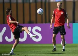 星空体育官网-菲尼克斯太阳发布备战花絮,加时末段远射贴柱,社区盾任务艰巨,球探报告显示潜力的简单介绍