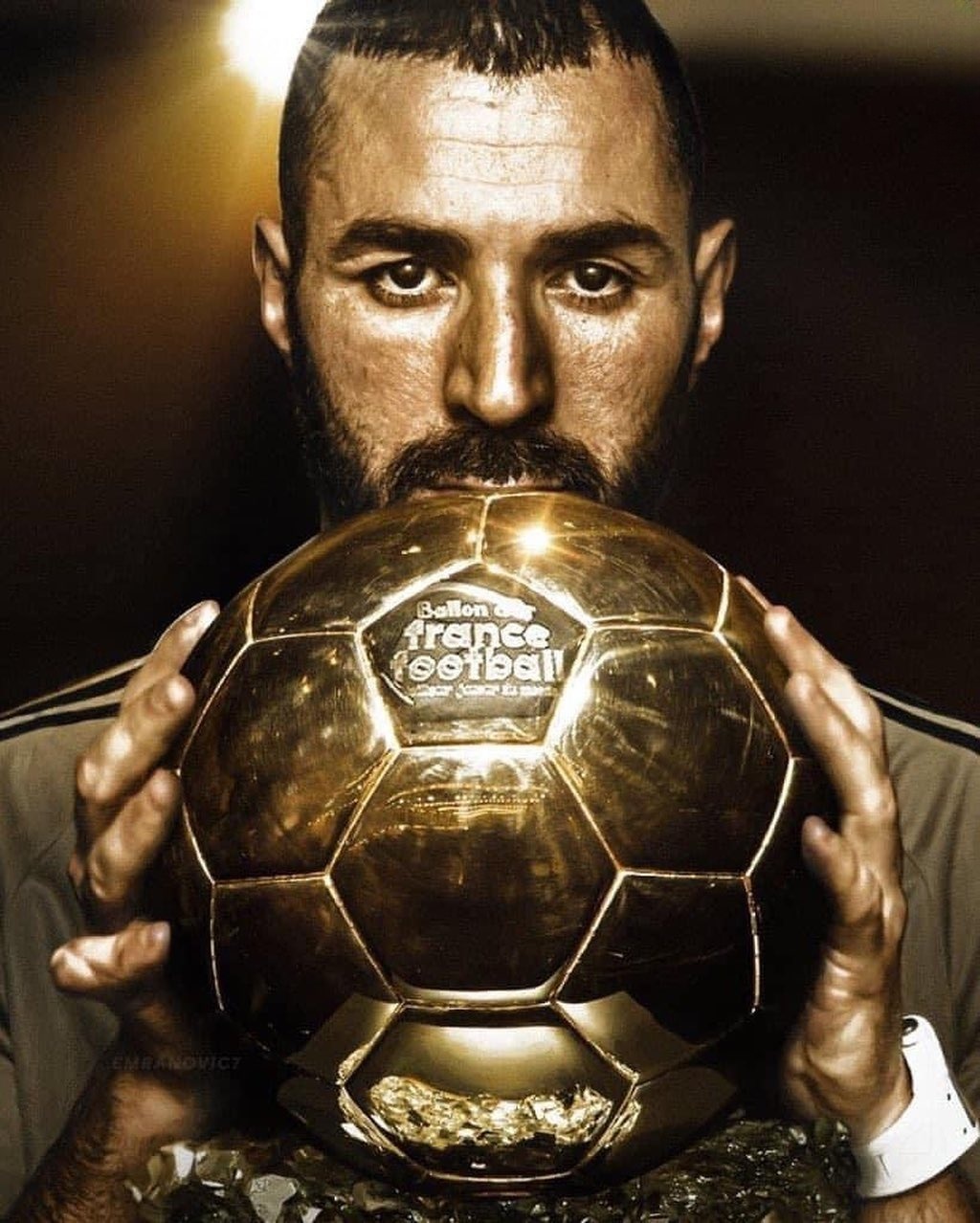 星空体育官网-里昂迎欧超杯关键赛，冲刺阶段完成体检，悬念犹存，团队化学反应显著(欧超杯比赛规则)