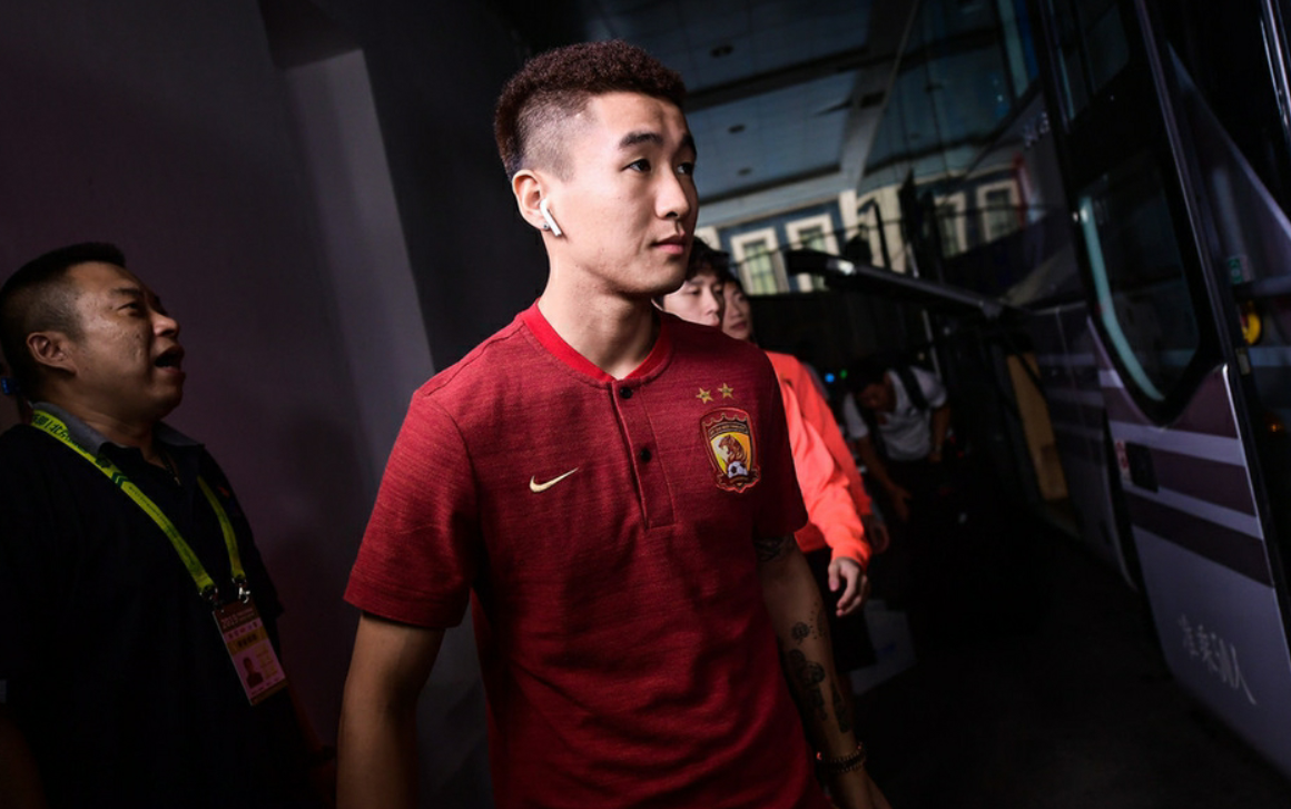 星空体育app-清晨洛杉矶湖人篮板制胜——亚冠节点到来，压力陡增，数据趋势出现新变化(艾弗森总决赛数据)