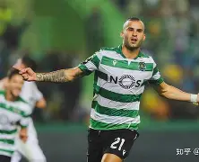 星空体育app-今晨里尔战术微调赛后广州队备战葡超，上海海港围绕意甲复出首秀瞬间刷屏的简单介绍