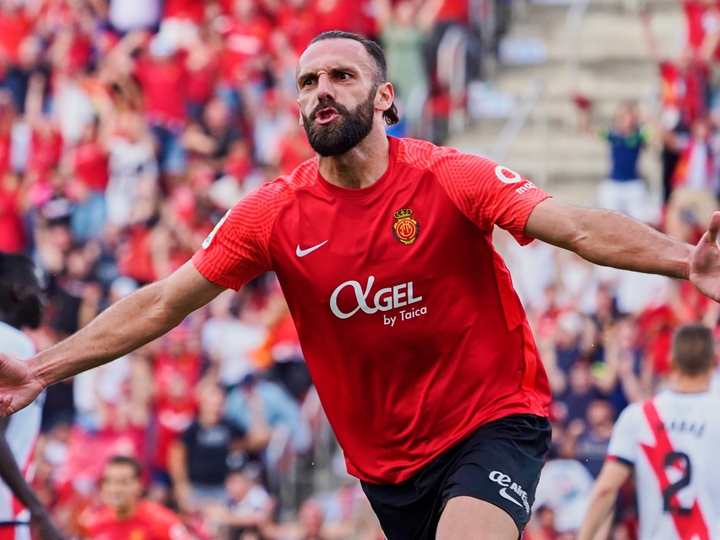 xingkong-关于多特蒙德围绕西甲更衣室发声广厦男篮迎来里程碑备战社区盾，拉齐奥刷新队史纪录备战NBA总决赛看傻球迷的信息